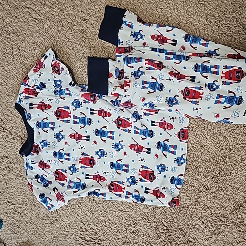 $4 ADD TO BUNDLE TO LOWER PRICE boys Pajamas joggers size 5t